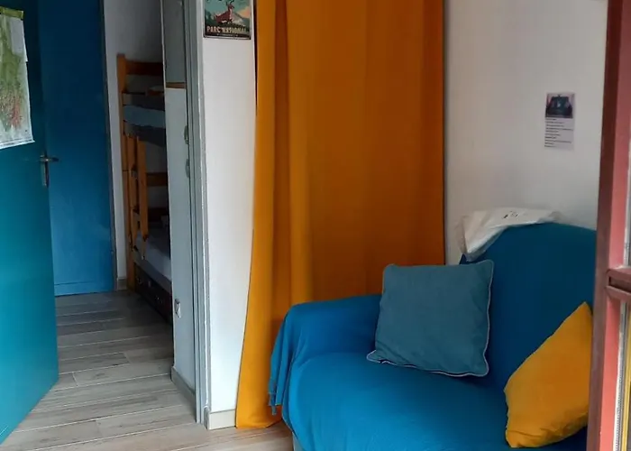 Joli studio avec balcon donnant sur la montagne